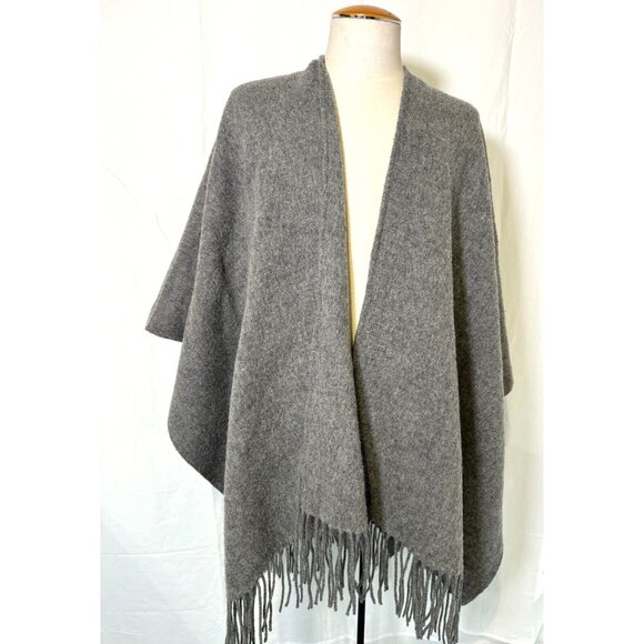 New ARITZIA ALXILIARY 100% Luxury Large Soft Wool Wrap Poncho Cape Fringe - Picture 2 of 13